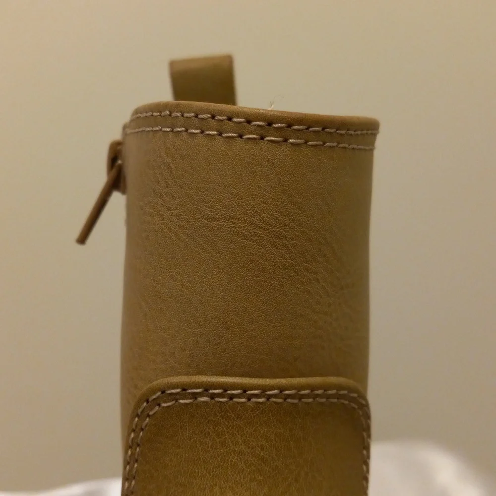 NWT 8.5 TT Ankle Boots Tan Memory Foam Comfy Slouchy Combat Moto Lug Chelsea